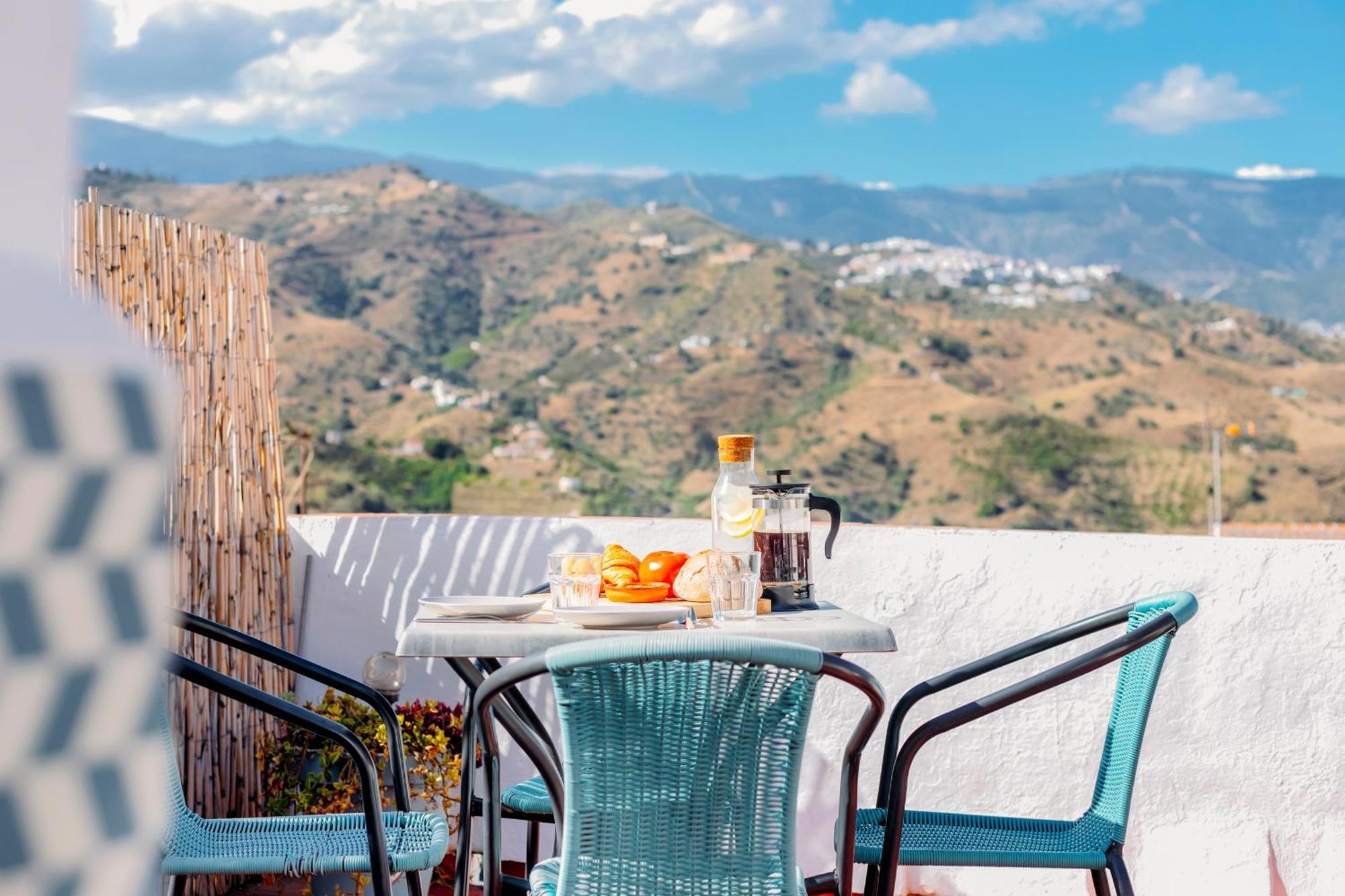 Casa De La Montana Apartments Sayalonga Kültér fotó