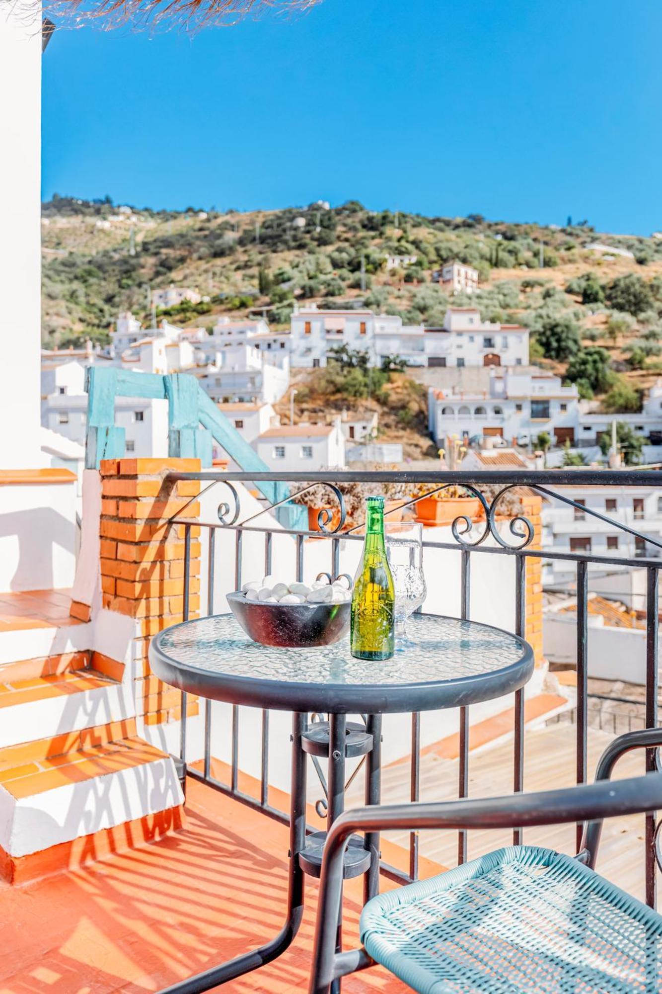 Casa De La Montana Apartments Sayalonga Kültér fotó