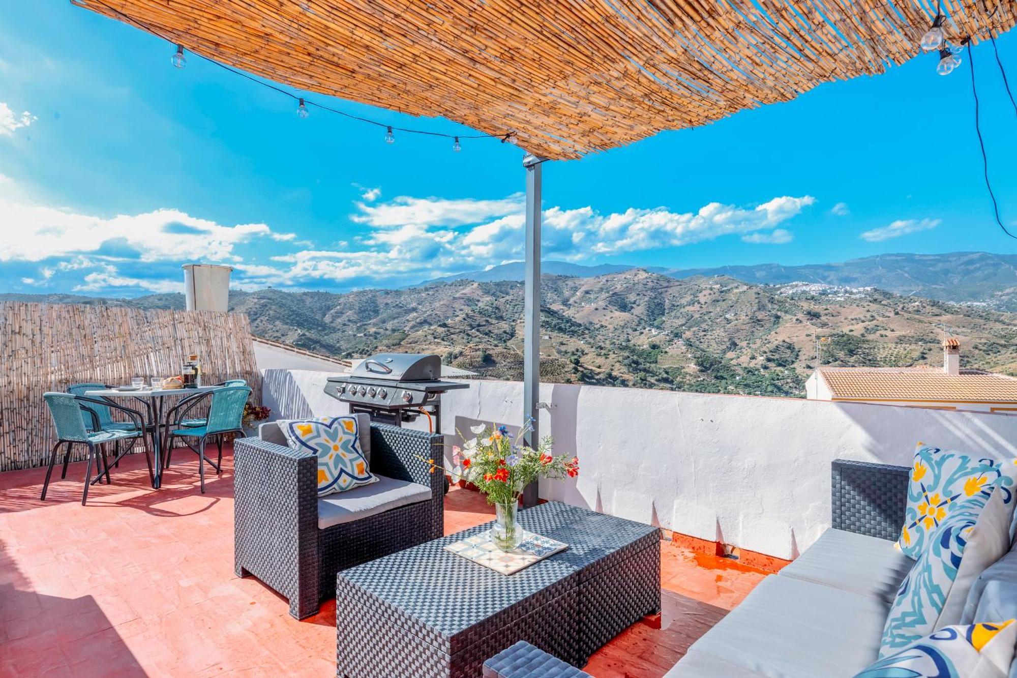Casa De La Montana Apartments Sayalonga Kültér fotó