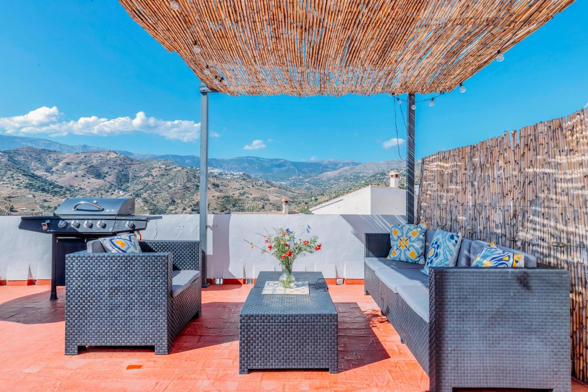 Casa De La Montana Apartments Sayalonga Kültér fotó